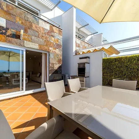 Ocean View Townhouse, Gated Complex, Pool 別荘 Patroves
